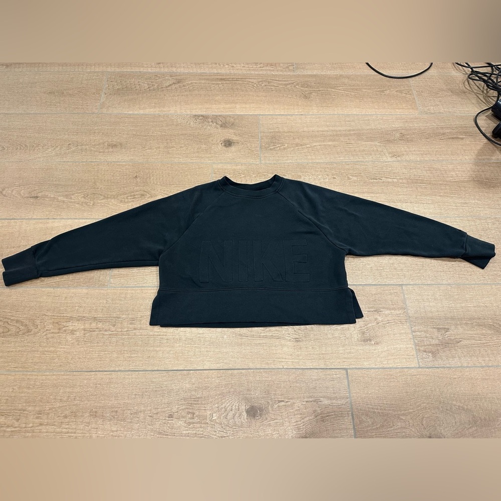 Nike Ladies Black Cropped Sweatshirt